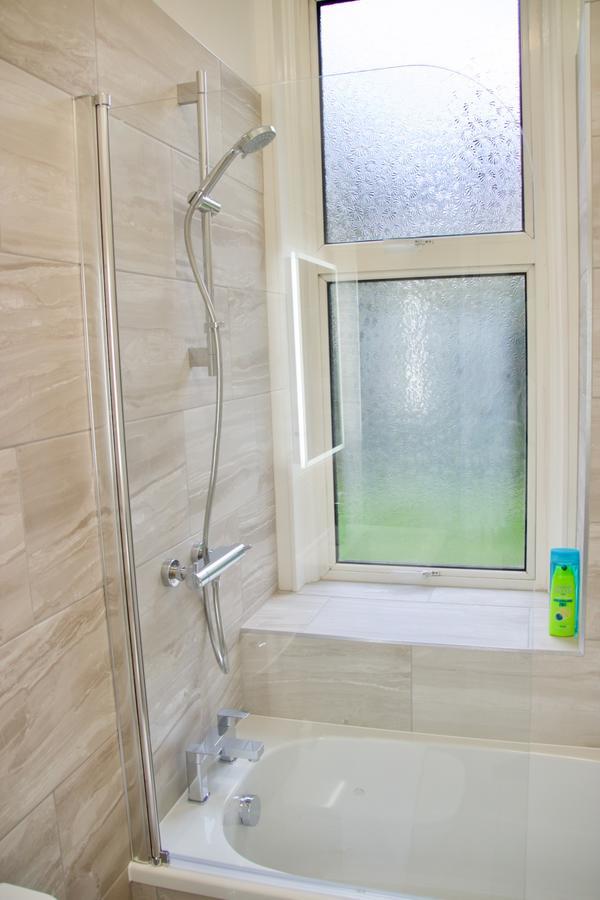 2 Bedroom Flat Off Leith Walk Accommodates 7 Edinburgh Exterior foto
